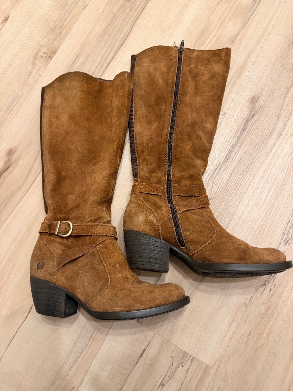 Born boots size 8.5